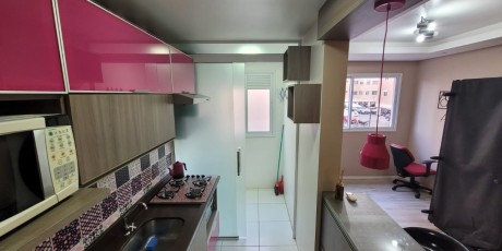 Apartamento de 02 dormitórios mobiliado