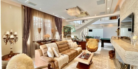Home in Metric Way