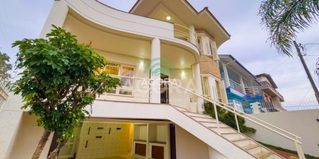 Home in Metric Way